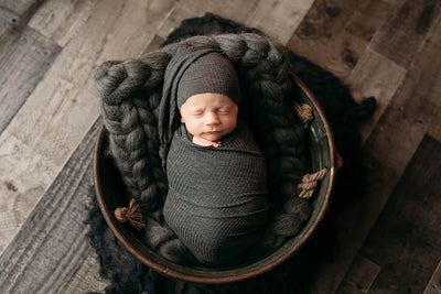 How to Do a Simple Swaddle Wrap for Newborn Photography