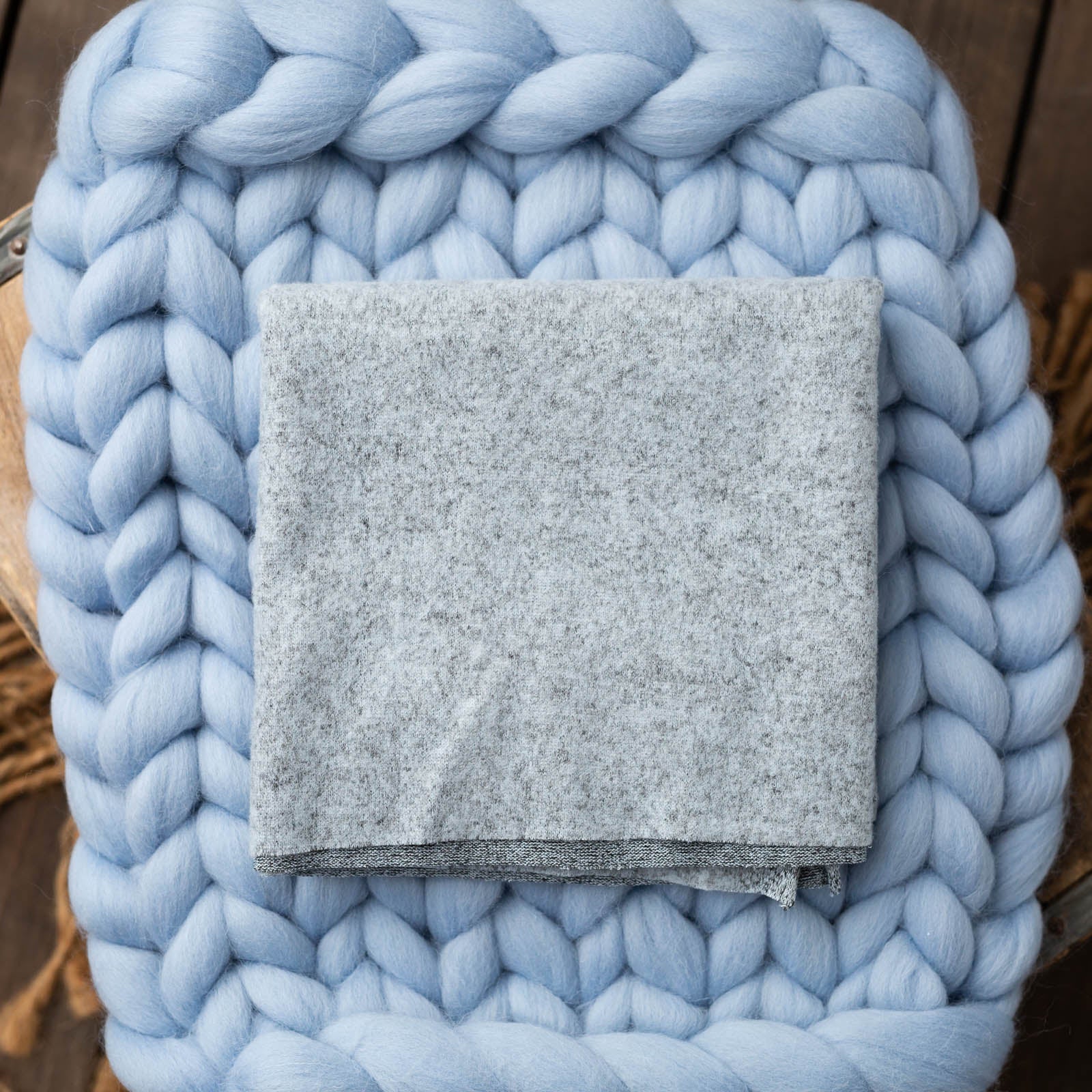 Knitted Thick Yarn Blanket - Aquamarine Blue – Newborn Studio Props